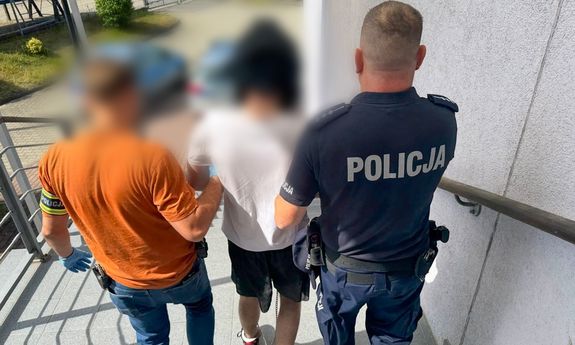 19-latek podejrzany o usiłowanie zabójstwa zatrzymany przez policjantów i tymczasowo aresztowany
