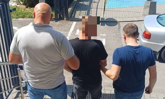 Maczetą uszkodził zaparkowane pojazdy