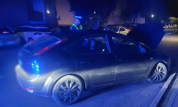 Pchał samochód do dziewczyny a trafił do policyjnej celi