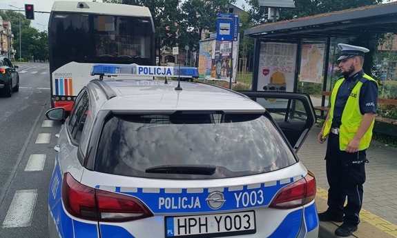 Nietrzeźwy przewoził ludzi autobusem miejskim w złym stanie technicznym