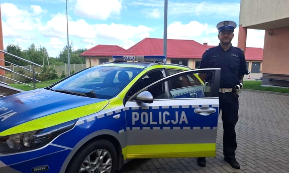 Policjant po służbie pomógł poszkodowanym w wypadku drogowym