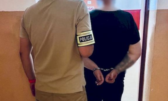 Policjanci ustalili tożsamość i zatrzymali 38-latka, który odpowie za przestępstwo na tle seksualnym
