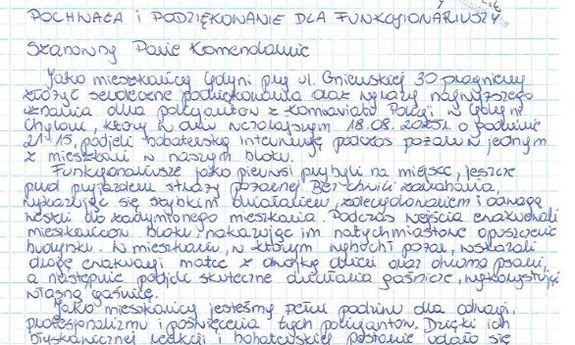 Policjanci z Chyloni ewakuowali mieszkańców z budynku, w którym doszło do pożaru