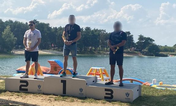 Policjant z Białegostoku na podium IV Mistrzostw Służb Mundurowych w Pływaniu Długodystansowym