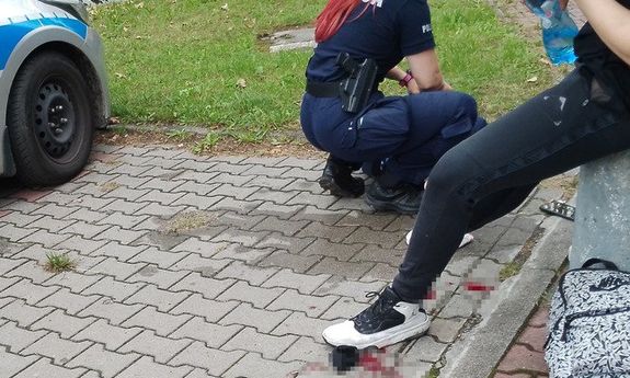 Policjanci udzielili pierwszej pomocy 17-latkowi