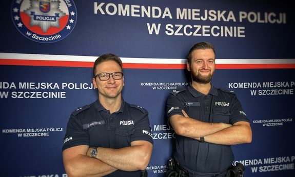 "Pomoc w trudnych warunkach to nasz obowiązek"- piękne podziękowania dla policjantów szczecińskiej „drogówki”