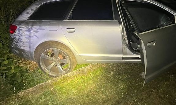 Policjant w czasie wolnym od służby zatrzymał poszukiwanego listem gończym, który spowodował zdarzenie drogowe