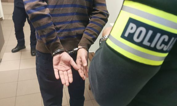 Włamał się do jubilera przez szyb wentylacyjny - dzięki policyjnej współpracy trafił do aresztu
