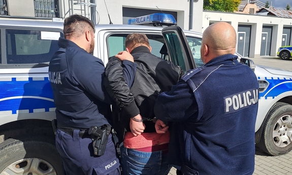 Zatrzymany 45-latek poszukiwany listem gończym m.in. za organizowanie nielegalnego przekraczania granicy