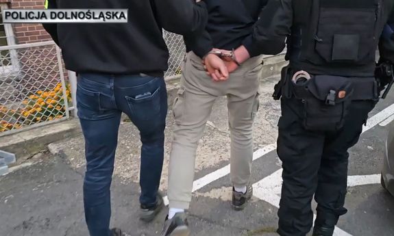 Zatrzymanych 11 członków zorganizowanej grupy przestępczej powiązanej ze środowiskiem pseudokibiców