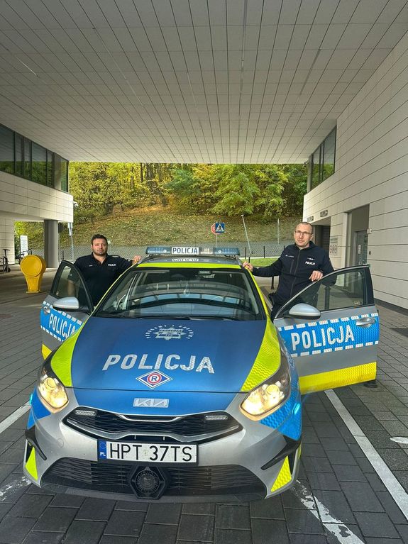 Policjanci pomogli w transporcie serca
