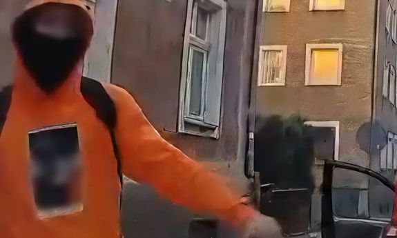 Fan Spider-Mana odpowie za zniszczenie pojazdu i chuligaństwo