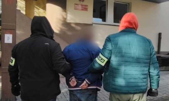 Zatrzymani za wystawianie fikcyjnych faktur