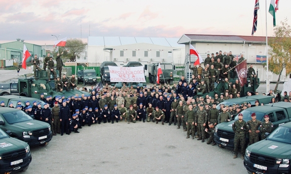 Obchody Narodowego Święta Niepodległości w bazie Bondsteel w Kosowie