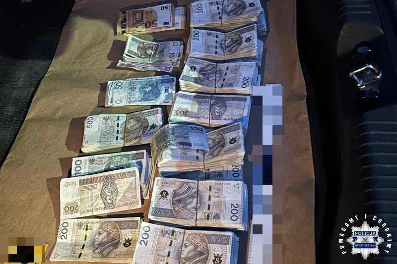 Opatowscy policjanci odzyskali ponad 380 tys. zł