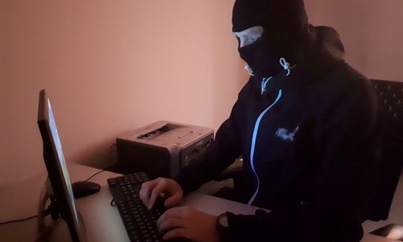 Cyberoszuści i fałszywe umowy