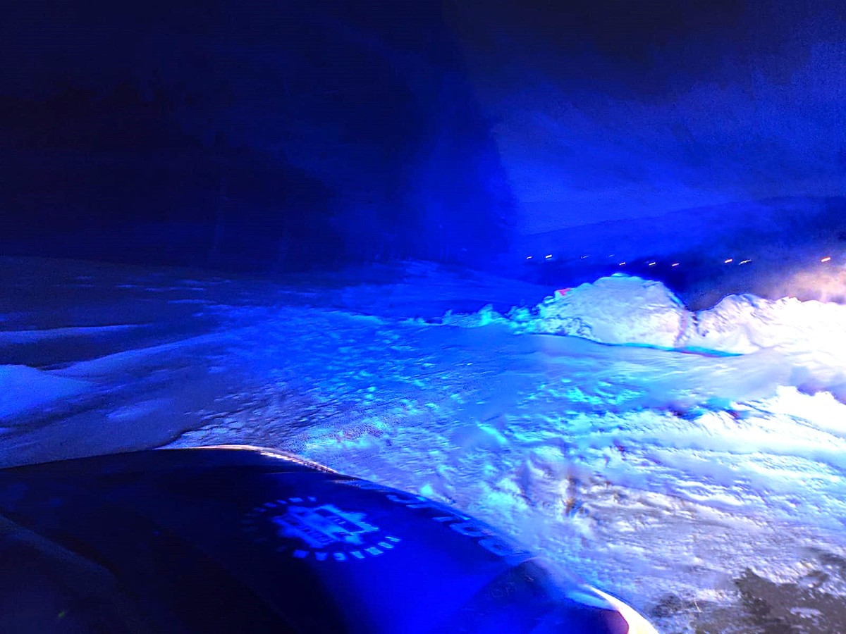 Policjanci uratowali mężczyznę przed zamarznięciem