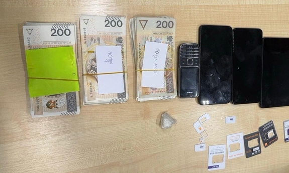 Policjanci zatrzymali oszusta i odzyskali wyłudzone pieniądze