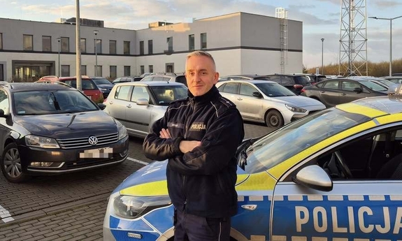 Dzielnicowi pomogli zagubionej seniorce wrócić do domu