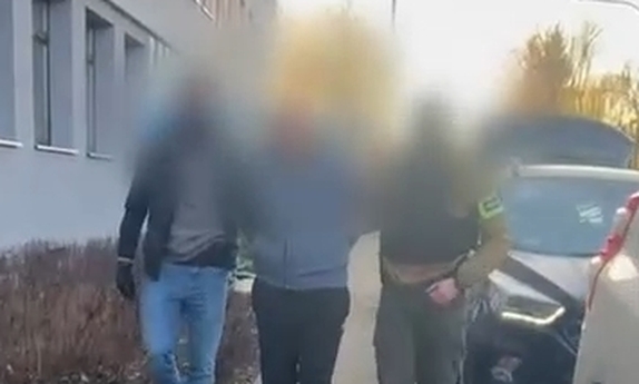 Spędził na wolności 20 dni – policjanci zatrzymali 59-latka, który gwałcił, napadał i wymuszał haracze