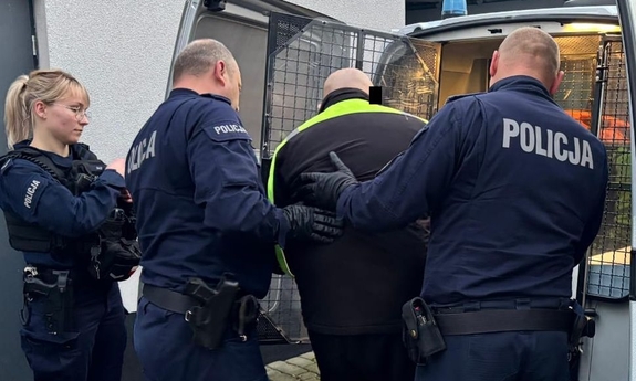 Zatrzymani sprawcy podpalenia trzech samochodów