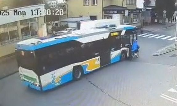 Autobus i rowerzystka - poważne zdarzenie w Międzyzdrojach
