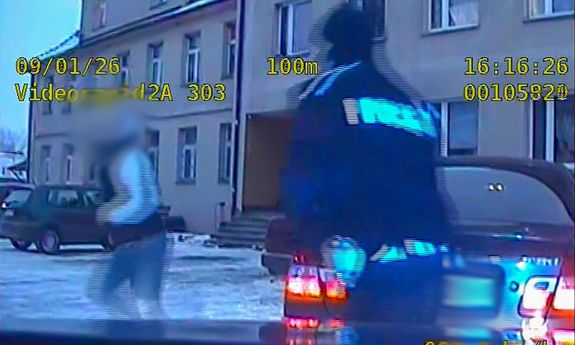 Kradzież i ucieczka zakończona zatrzymaniem. Kierowca pod wpływem narkotyków i z sądowym zakazem