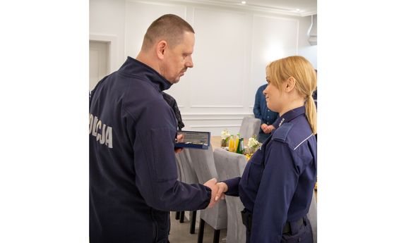 Komendant Główny Policji spotkał się z policjantami, którzy uratowali życie 16-latki