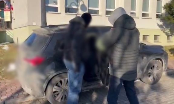 Kolejne uderzenie w przestępczość narkotykową. Małopolscy policjanci rozbili gang rozprowadzający środki odurzające
