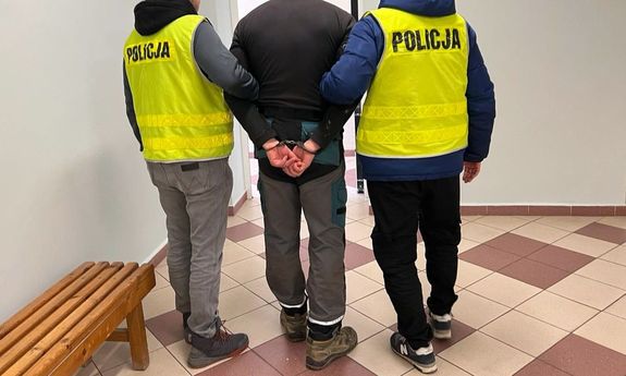 Groził taksówkarzowi nożem, bo nie chciał zapłacić za zakupy. 35-latek tymczasowo aresztowany