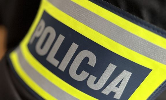 Zatrzymani za oszustwa internetowe na ponad pół miliona złotych