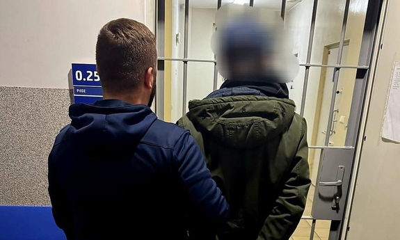 Zatrzymani sprawcy uszkodzeń 17 samochodów. 25 i 18-latek przyznali się do zarzucanych czynów