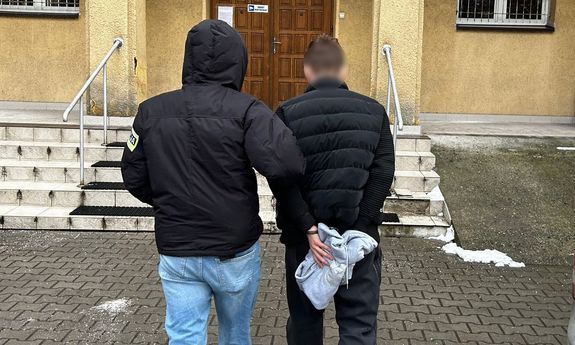 Krakowscy policjanci ustalili i zatrzymali podejrzanych o pobicie 39-latka