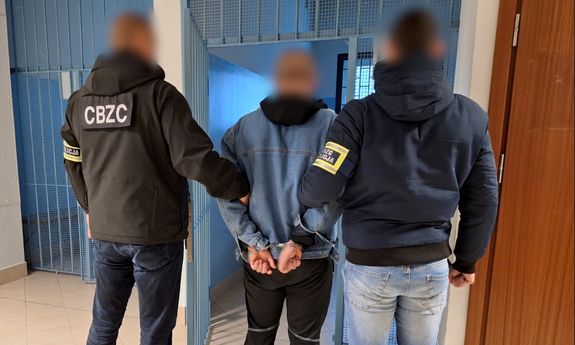 Funkcjonariusze CBZC zabezpieczyli ponad 100 tys. wyłudzonych loginów i haseł do popularnego serwisu społecznościowego