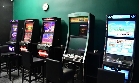 14 nielegalnych automatów zlikwidowanych w Pułtusku - wspólna akcja służb