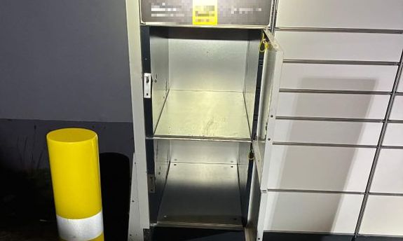 Dwaj mężczyźni podejrzani o włamania do paczkomatów zatrzymani przez policjantów z Bogatyni