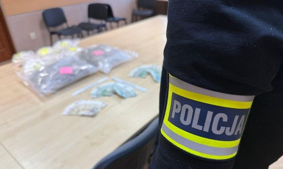 Blisko 13 kilogramów narkotyków przejętych przez zambrowskich policjantów