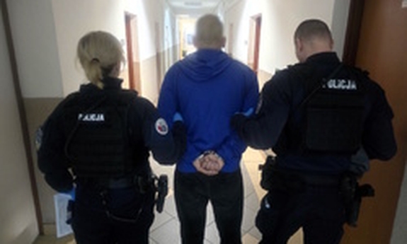 Tyscy kryminalni przejęli blisko 15 kg narkotyków i ponad 1600 paczek nielegalnych papierosów