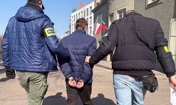 28-latek zatrzymany na gorącym uczynku podczas próby oszustwa „na policjanta”