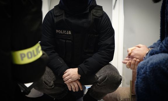 Dwóch poszukiwanych zatrzymanych - jeden z nich na podstawie czerwonej noty Interpolu