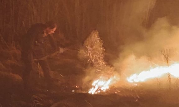 Policjanci zapobiegli dalszemu pożarowi traw