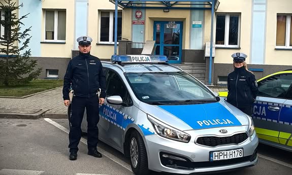 Profesjonalizm i empatia - białobrzescy policjanci pomogli ciężarnej w stanie zagrożenia