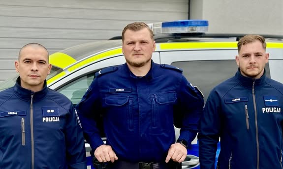 Policjanci wracający ze szkolenia pomogli rowerzyście, który miał atak epilepsji