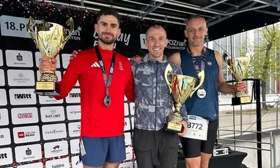 Sierżant sztabowy Adrian Kępka zajął II miejsce w Mistrzostwach Polski Policji w 18. PKO Poznań Półmaraton