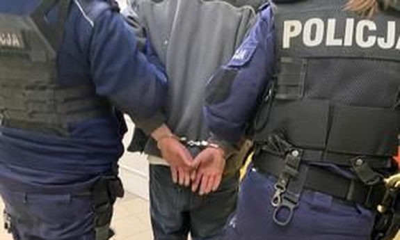 Rozbój i groźby karalne – sprawcy zatrzymani. Sąd zastosował tymczasowy areszt