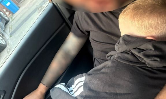 Dzięki czujnej kobiecie i szybkiej reakcji policjantów 2-letni chłopiec bezpiecznie wrócił pod opiekę matki