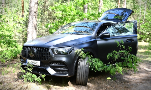 Złodziej zatrzymany w 2 godziny. Mercedes wart 400 tys. wrócił do właścicielki