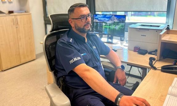 Policjant po służbie udzielił pomocy uczestnikom zdarzenia drogowego