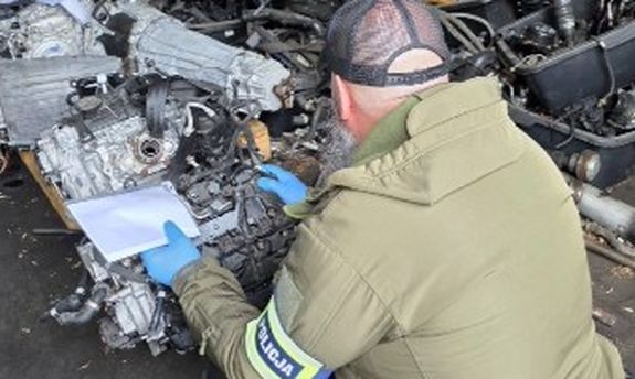 110 zarzutów dla 48-latka. Kryminalni zabezpieczyli części pochodzące z licznych kradzieży