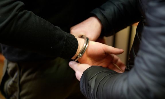Wyłudzili co najmniej 2,3 mln zł z pomocy covidowej. Małopolska Policja zatrzymała 13 osób, w tym organizatorów przestępczego procederu